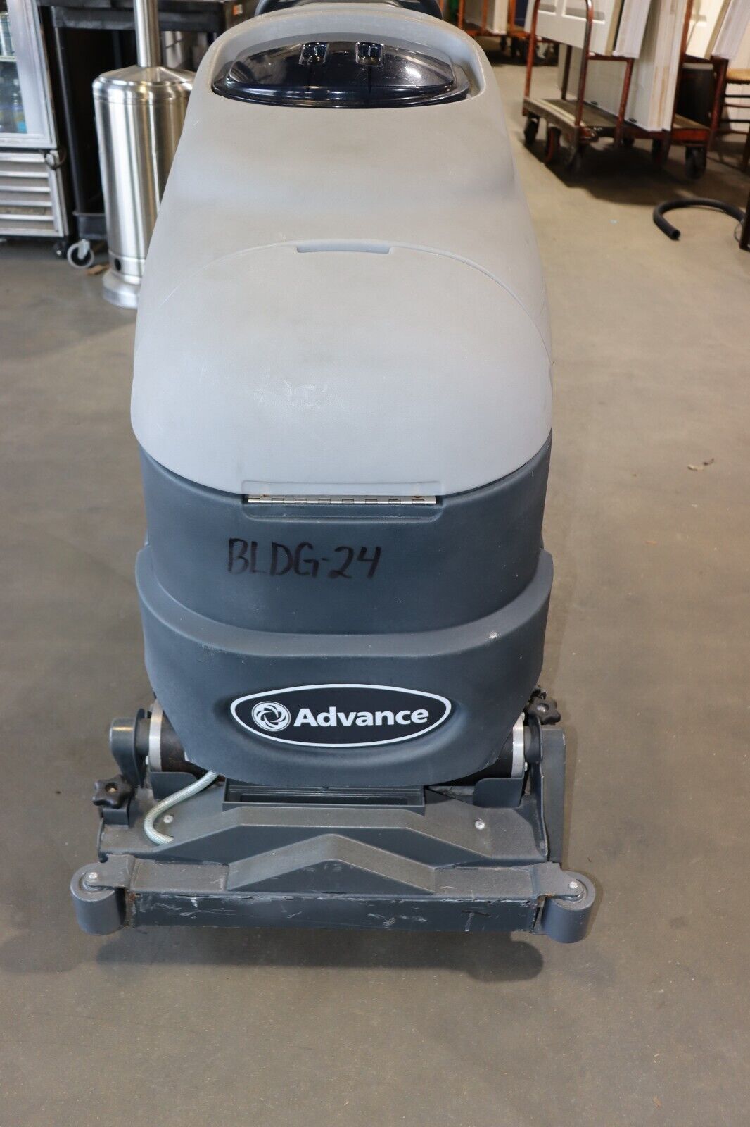 Used Nilfisk Advance Adphibian Floor Scrubber 56317000 ULTRA LOW HOURS NEW BATTERIES