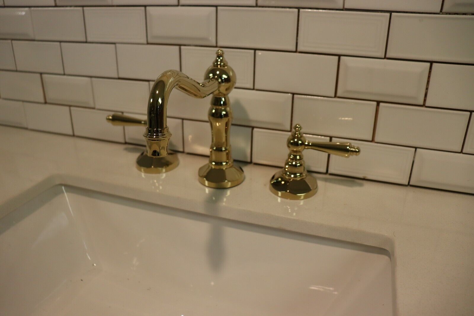 Bathroom Faucet Widespread 3 Hole Giagni with Drain EL101