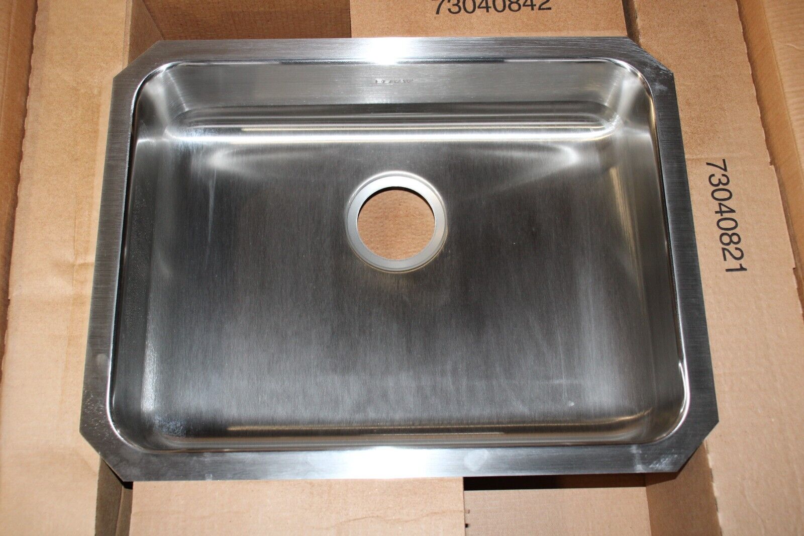 Kitchen Sink Undermount 24 in x 19 in Stainless Steel Elkay LUHAD211555