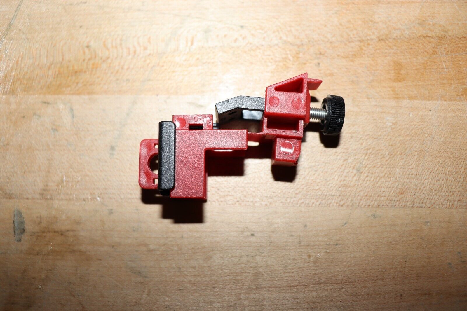 Breaker Lockout Clamp On Pack of 6 - Brady Y42S1053, TAGLOCK - Northside Material Brokers