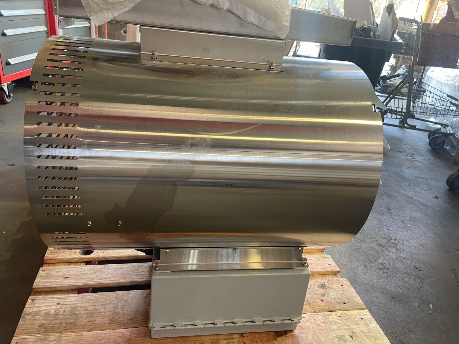 Electric Wall or Ceiling Heater 5 kW 3 Phase QMARK Washdown 480V AC - Northside Material Brokers
