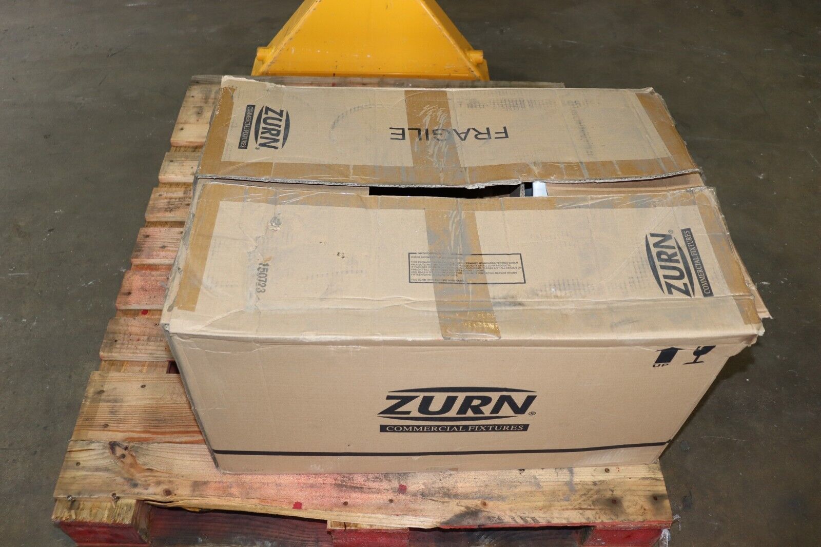 NEW Zurn Z5755-U Omni-Flo Top Spud Urinal Accommodates 0.125-1.0 GPF Flow Rates, - Northside Material Brokers