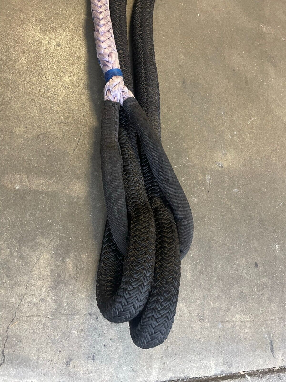 Tylaska T50S Standard Bail Snap Shackle w/ 2 - 70' x 2" black & 1 250' x 1" rope - Northside Material Brokers